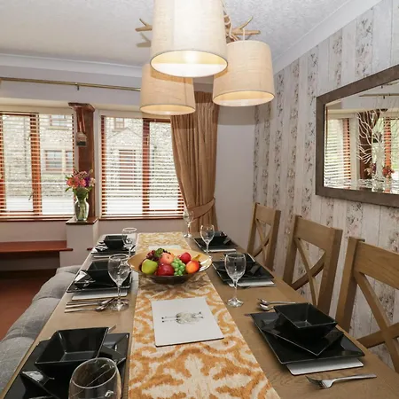 1 Gilpin House *